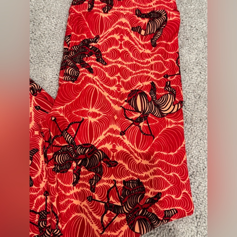 Lularoe leggings (one size) Valentine Cupid